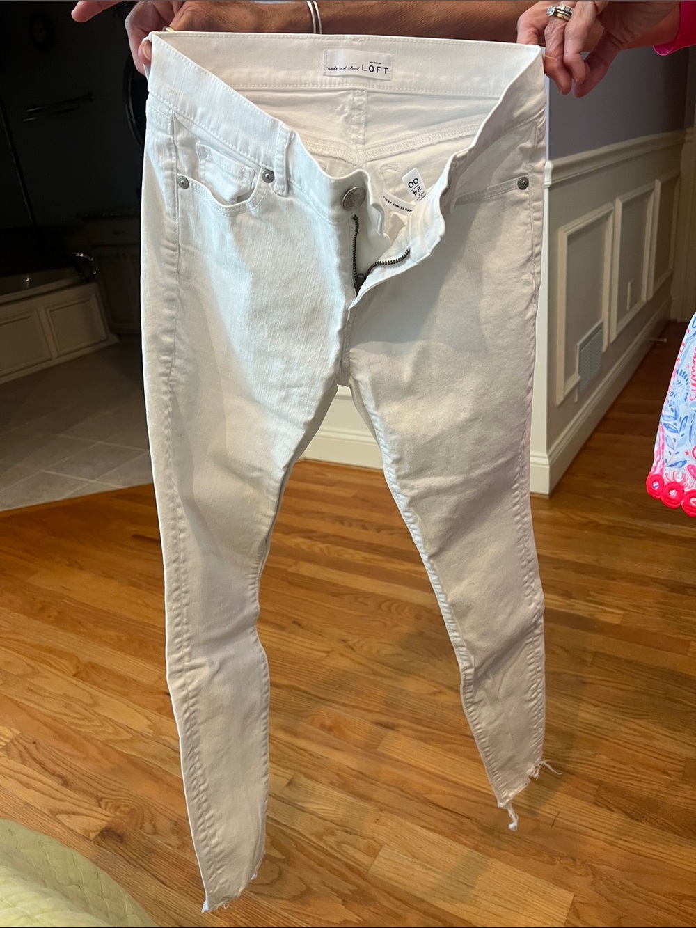 LOFT Off-White Skinny Raw-Hem Jeans